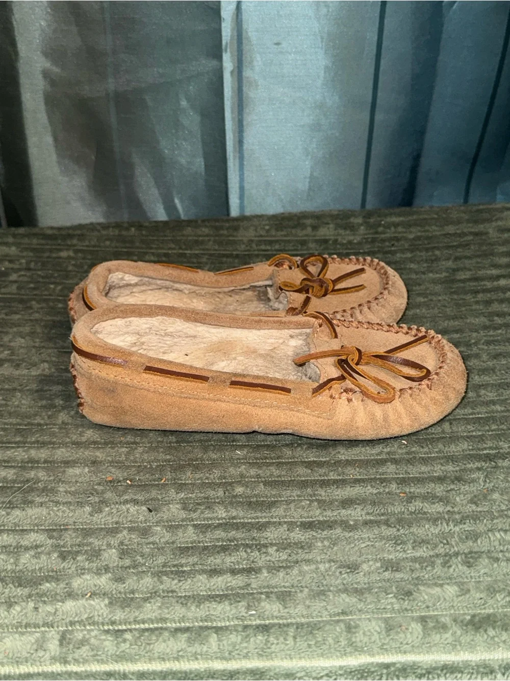 Minnetonka Kids Chestnut Moccasin Slippers with Bow